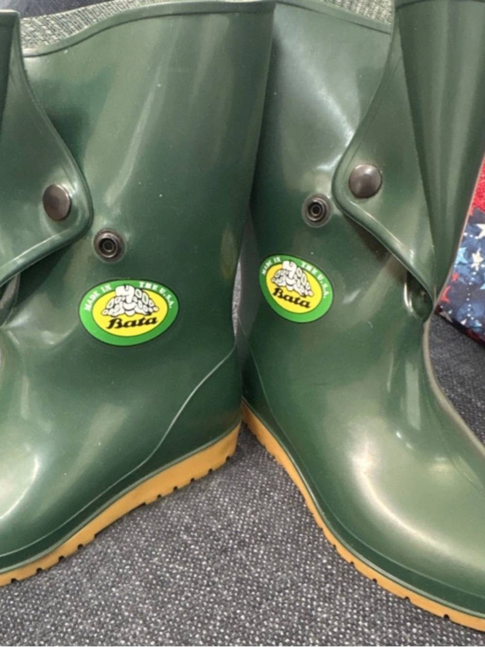 RARE 1989 Vintage BATA Made in USA Green Snap-Top Rain Boots - NWOB - Size 7